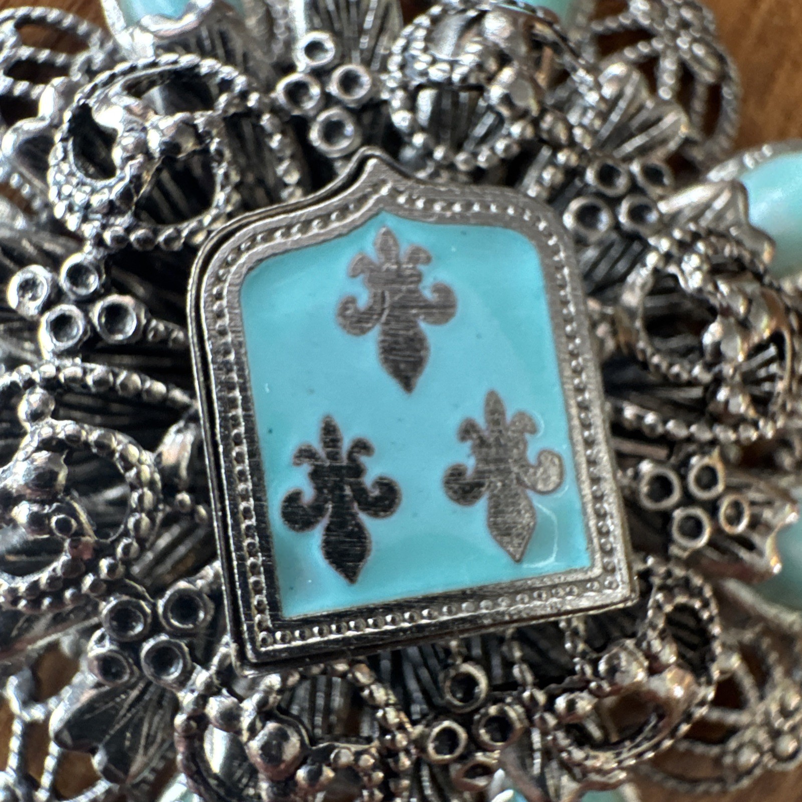 Vintage Necklace Filigree Pendant Silver Tone On Silver Tone 18” Chain