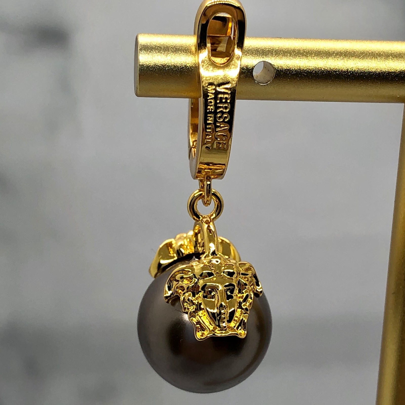 VERSACE Medusa Pendant Earrings – Pre owned / MG6283