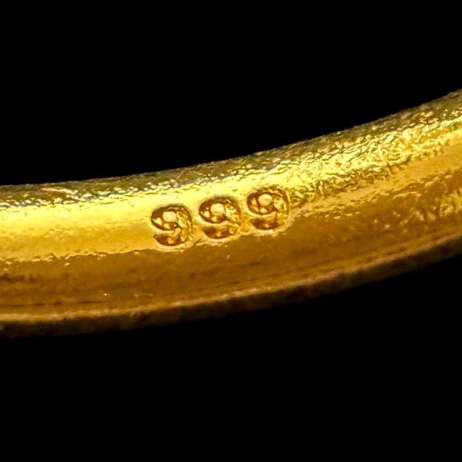 Golden Cat’s Eye Pattern Bangle Bracelet Gold-plated? marked ‘999’, 7.6in/7.9in