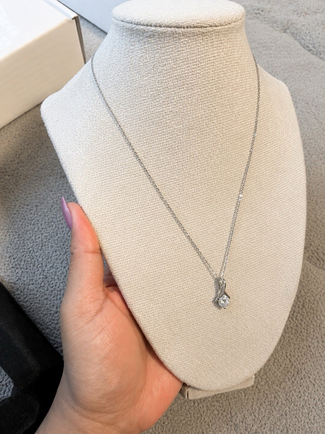 1.0 CT D Color Moissanite s925 Pendant and Chain adjustable 16-18 size