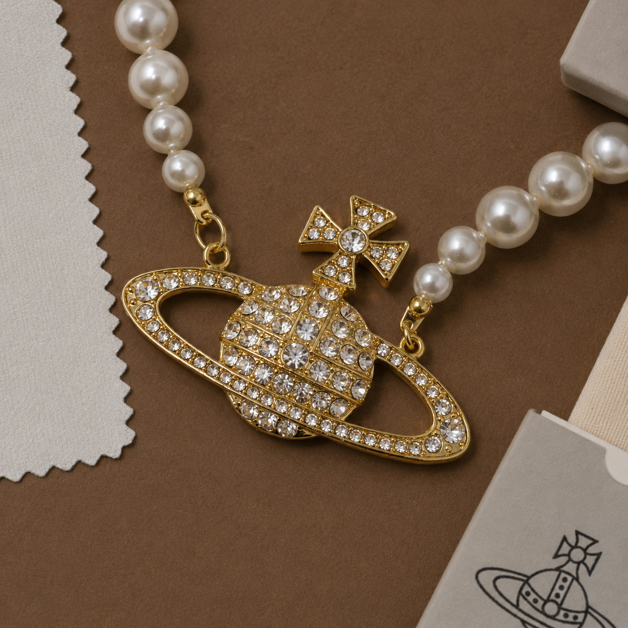 Vivienne Westwood Necklace Single Row Pearl Large Gold Orb Pendant With Box