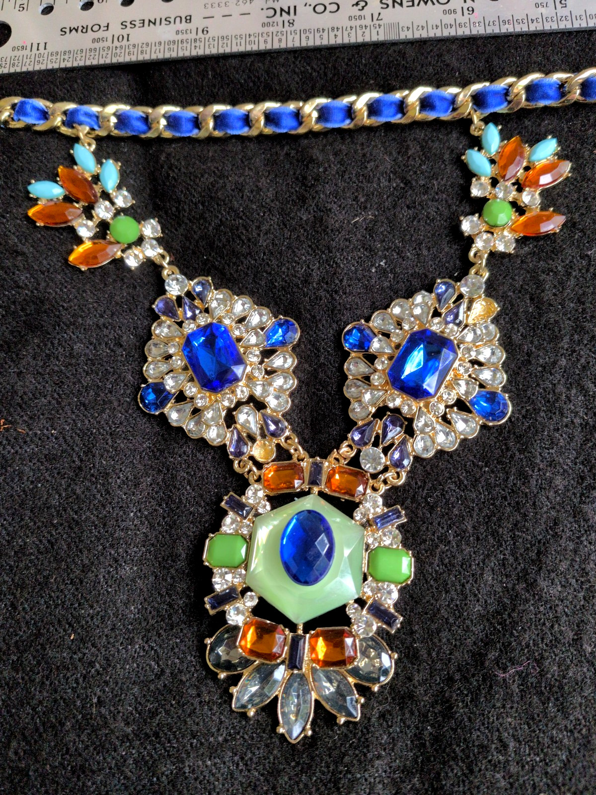 ZARA STATEMENT NECKLACE Glass Rhinestones JEWELS Gold Chain Velvet Ribbon