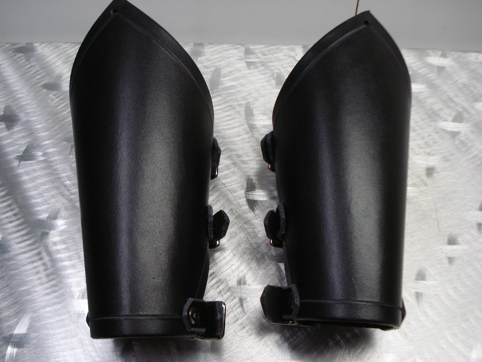 LEATHER BLACK PLAIN MEDIUM BRACER…BLACK METAL..(MDLG0017)….. ULVER