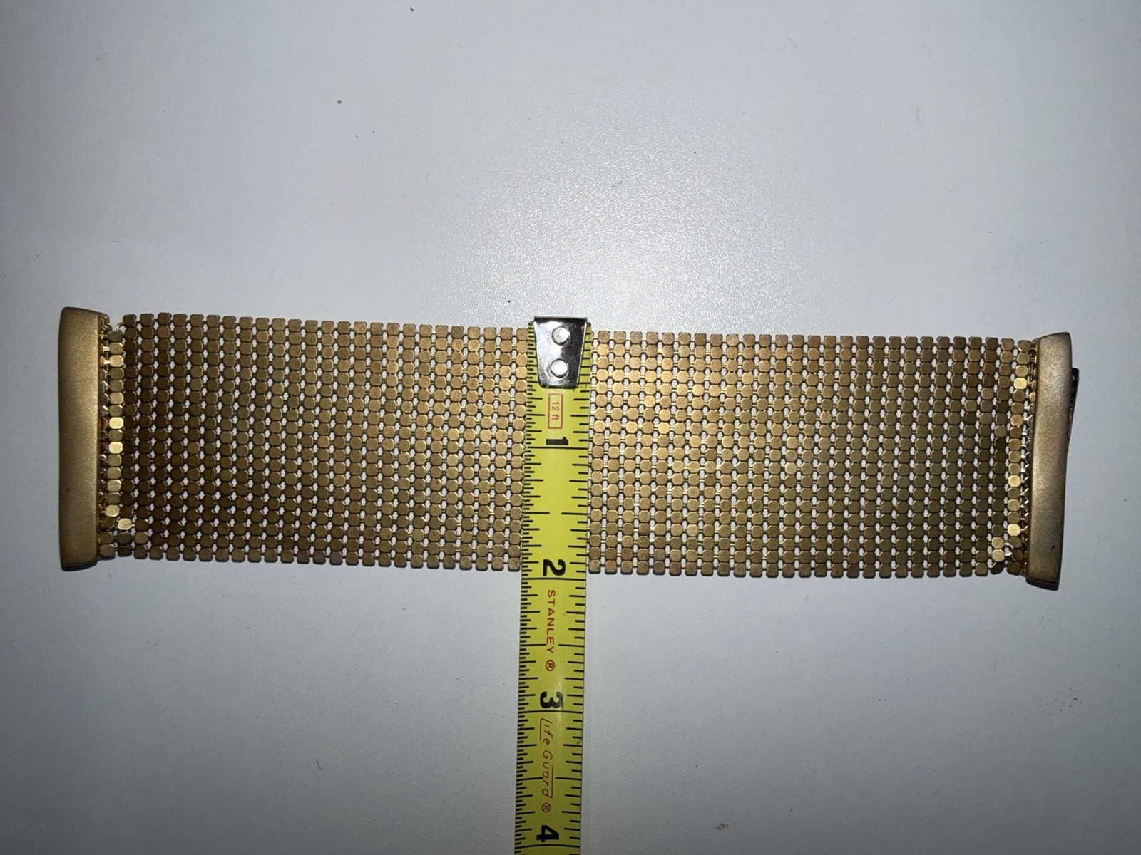 VINTAGE GOLD TONE MESH STRONG MAGNETIC CLOSURE BRACELET