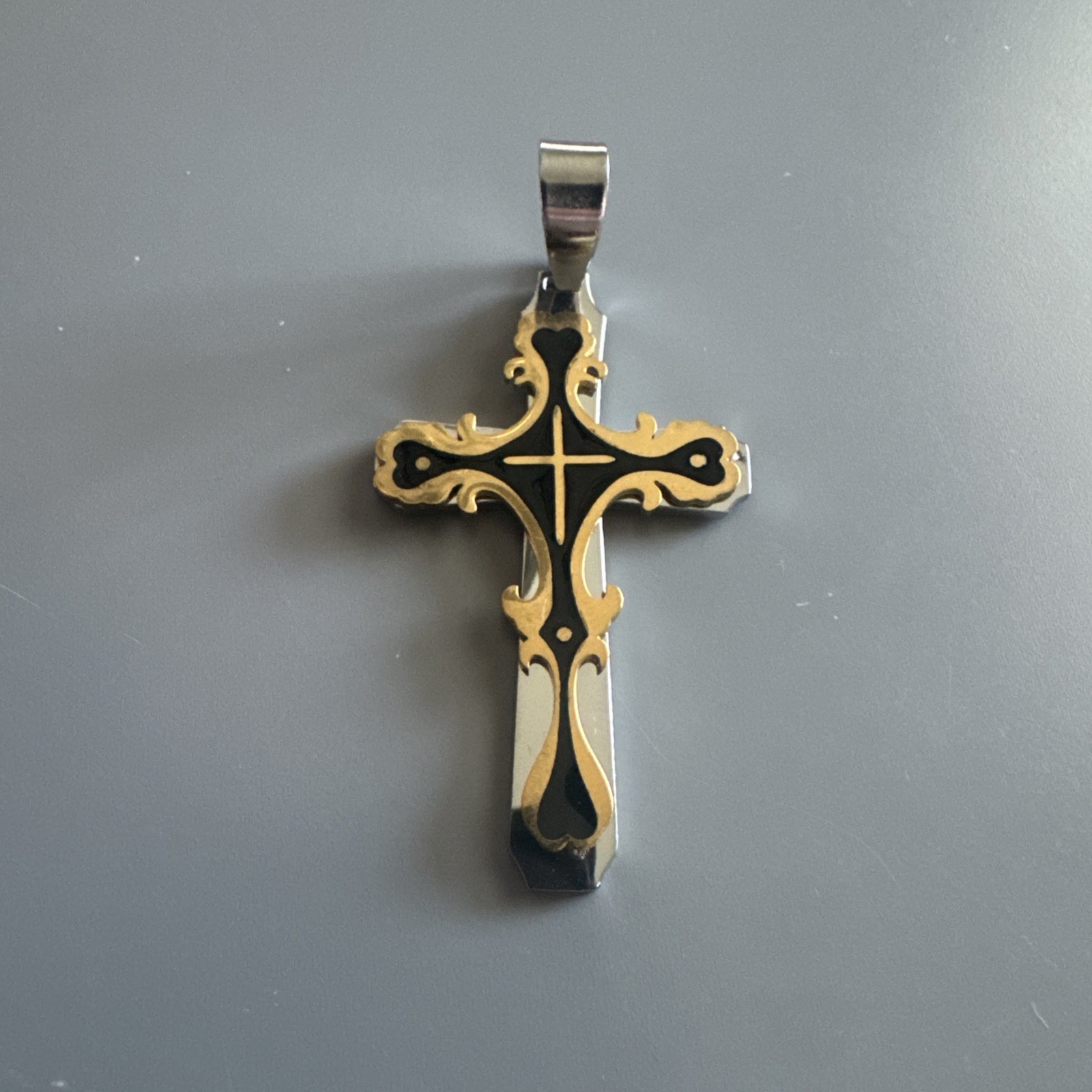 Vintage Silver / Black Tone Graphic Design Cross Pendant 24 Inch Chain Necklace