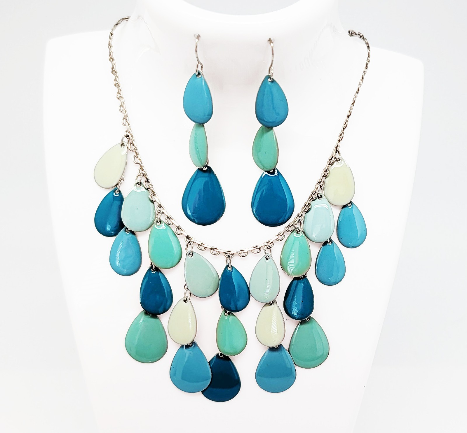DESIGNER INSPIRED 17 in BLUE MULTI PEAR DROP DANGLE ENAMEL SILVER JEWELRY SET