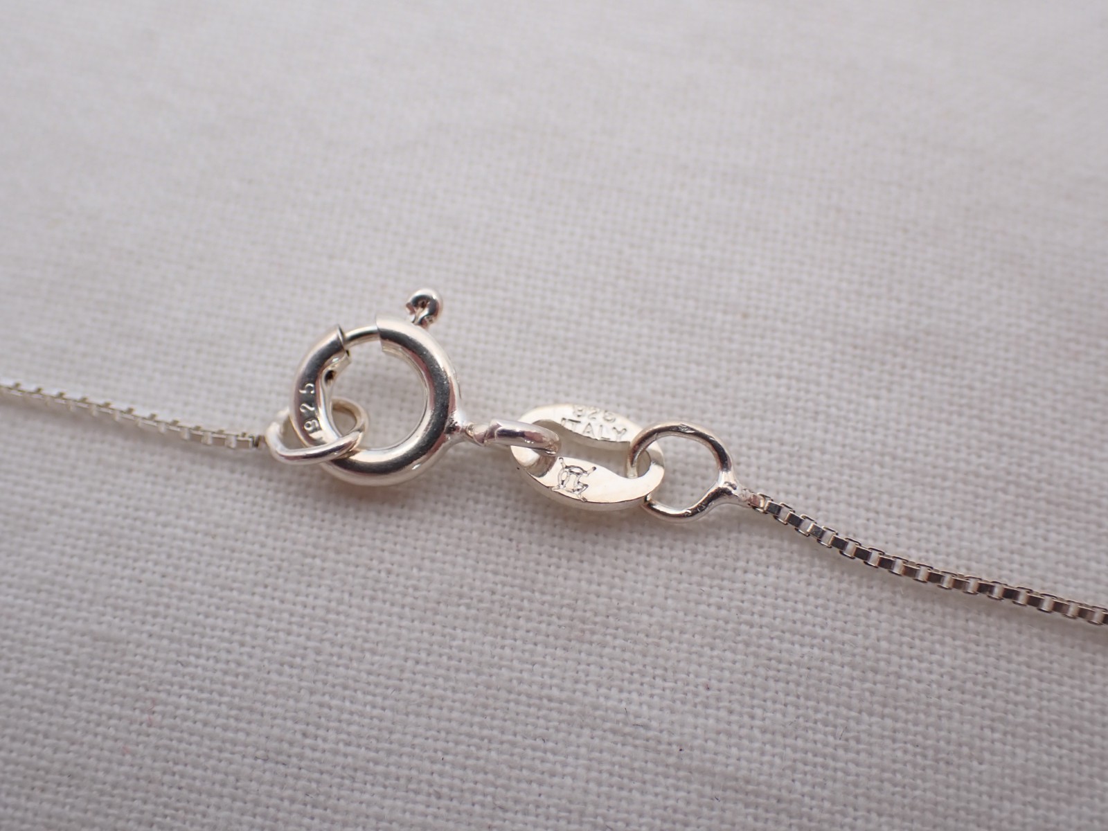 Estate Sterling Silver Beautiful CZ Pendant & 16″ Necklace QE-1