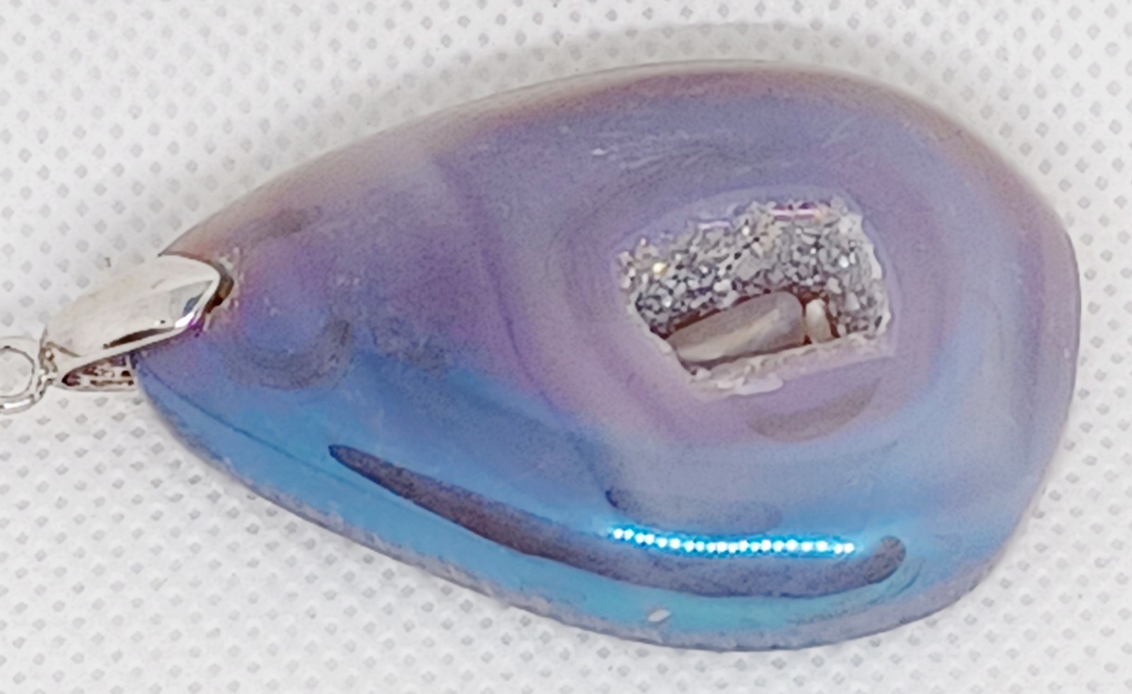 White & Purple Drusy Quartz Pendant (25g) With 20″ Stainless Steel Necklace NEW