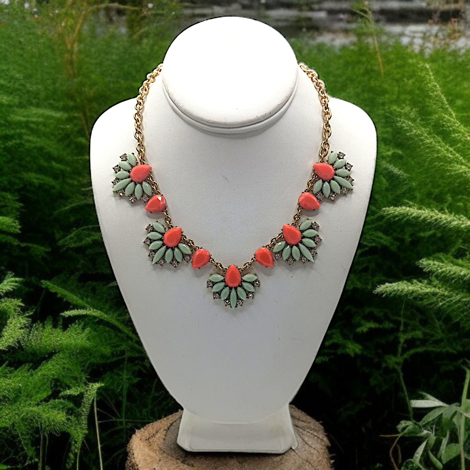 J Crew Statement Cluster Necklace Y2K Rhinestones Gold Tone Coral Mint Colors