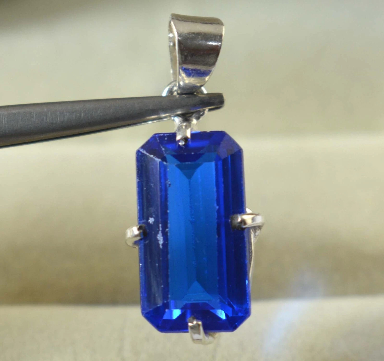 18 Ct Blue Sapphire Pendant Sterling Silver Emerald Jewelry Gems GIE Certified