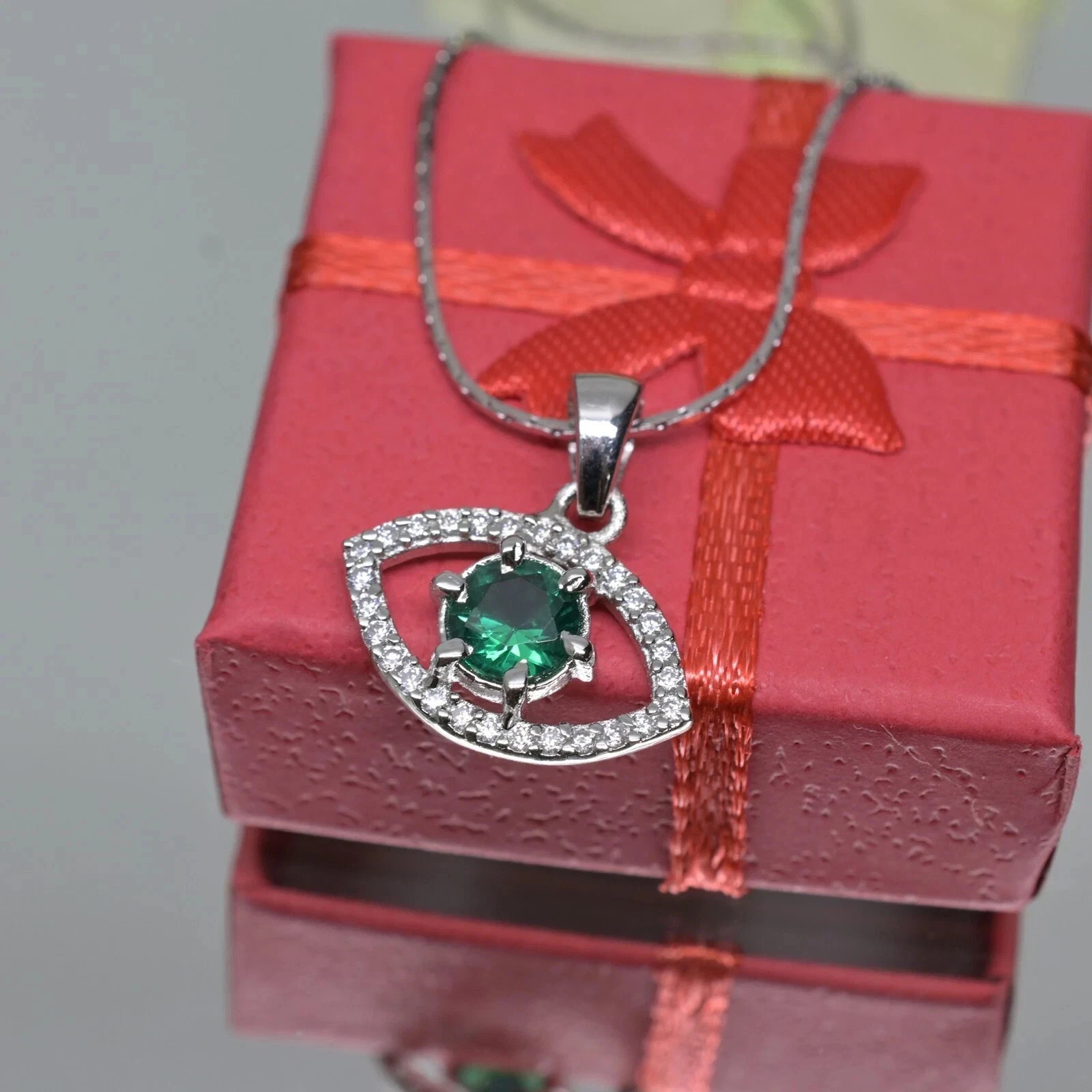 Natural Certified 25.50 Ct Green Sapphire Loose Gemstone Silver 925 Pendant