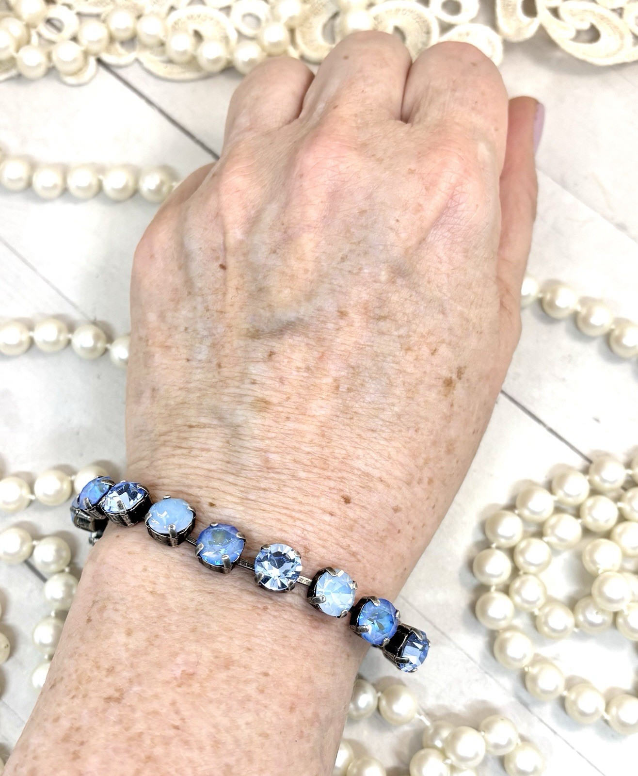 Antique Silver Plated Ocean Blue Delite Crystal Tennis Cup Chain Bracelet