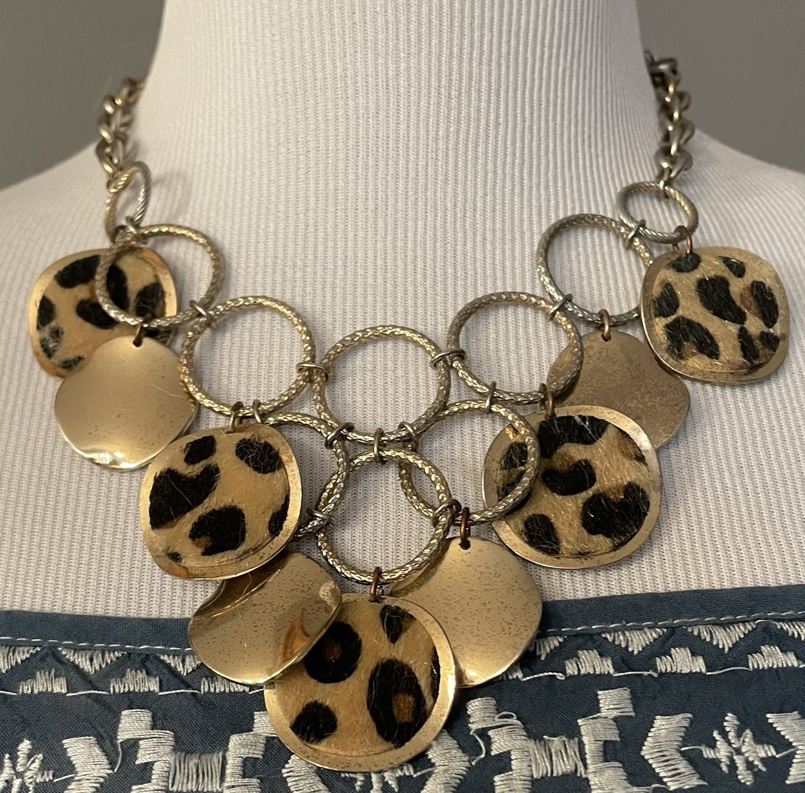 Y2K Gold Toned Bib Necklace 18” Wavy Coin Faux Cow Hair Cable Chain Career Party