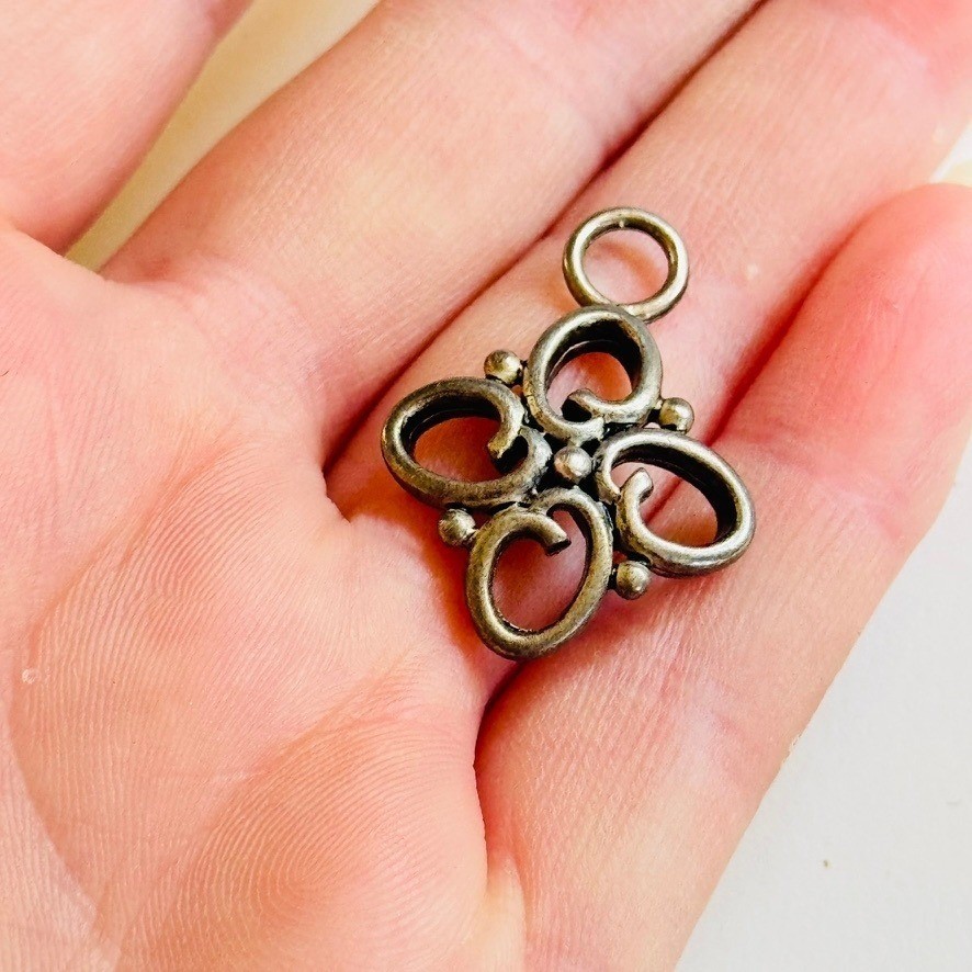 VTG Oscar De La Renta Signed Pendant Charm O cross High End designer silver