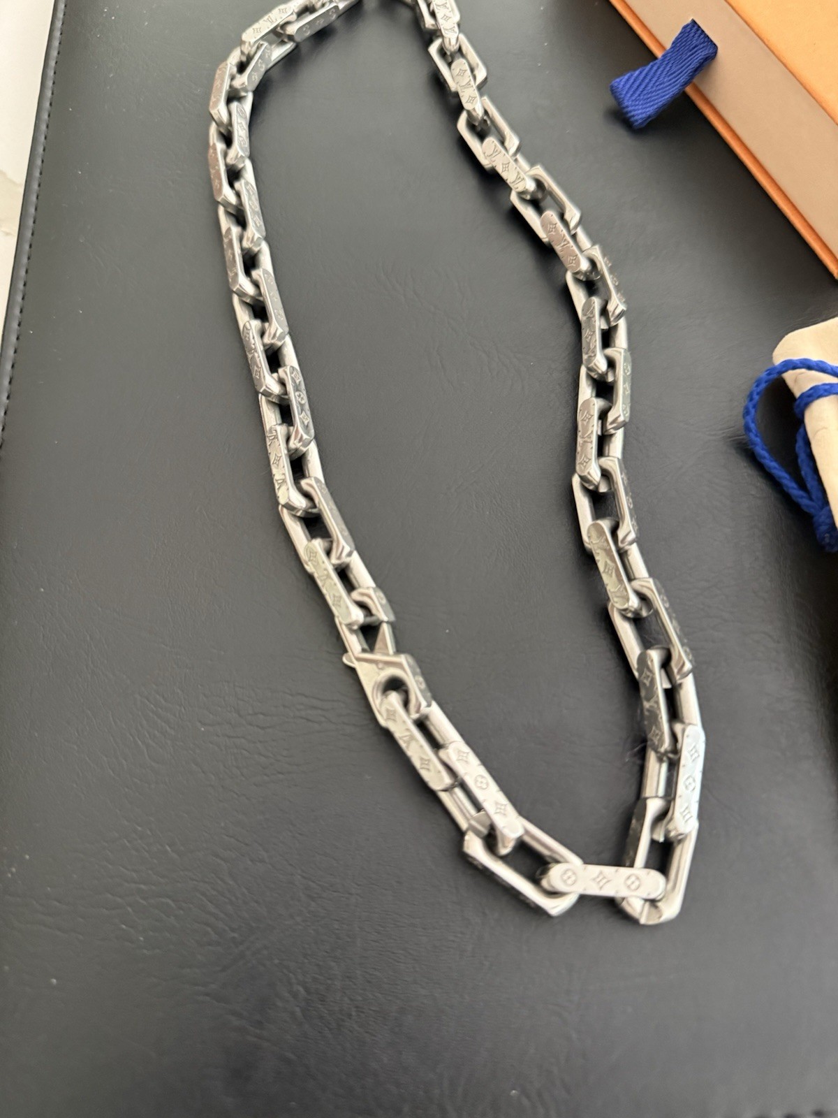 Louis Vuitton Collier Monogram Bar Link Chain Necklace