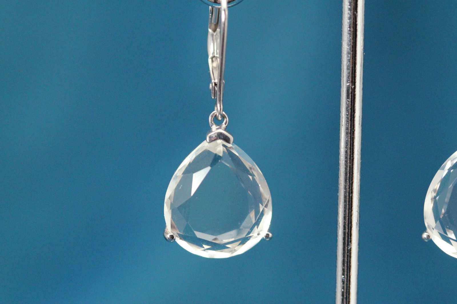 925 Sterling Silver Tear Drop Clear Stone Dangle Earrings 7.3 Grams (EAR5446)