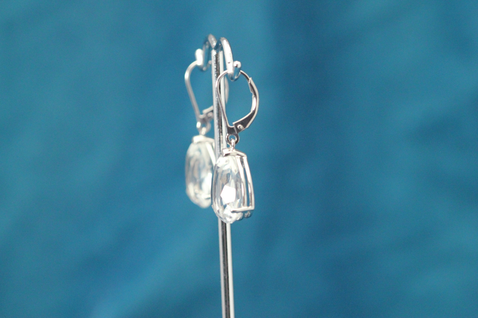 925 Sterling Silver Tear Drop Clear Stone Dangle Earrings 7.3 Grams (EAR5446)