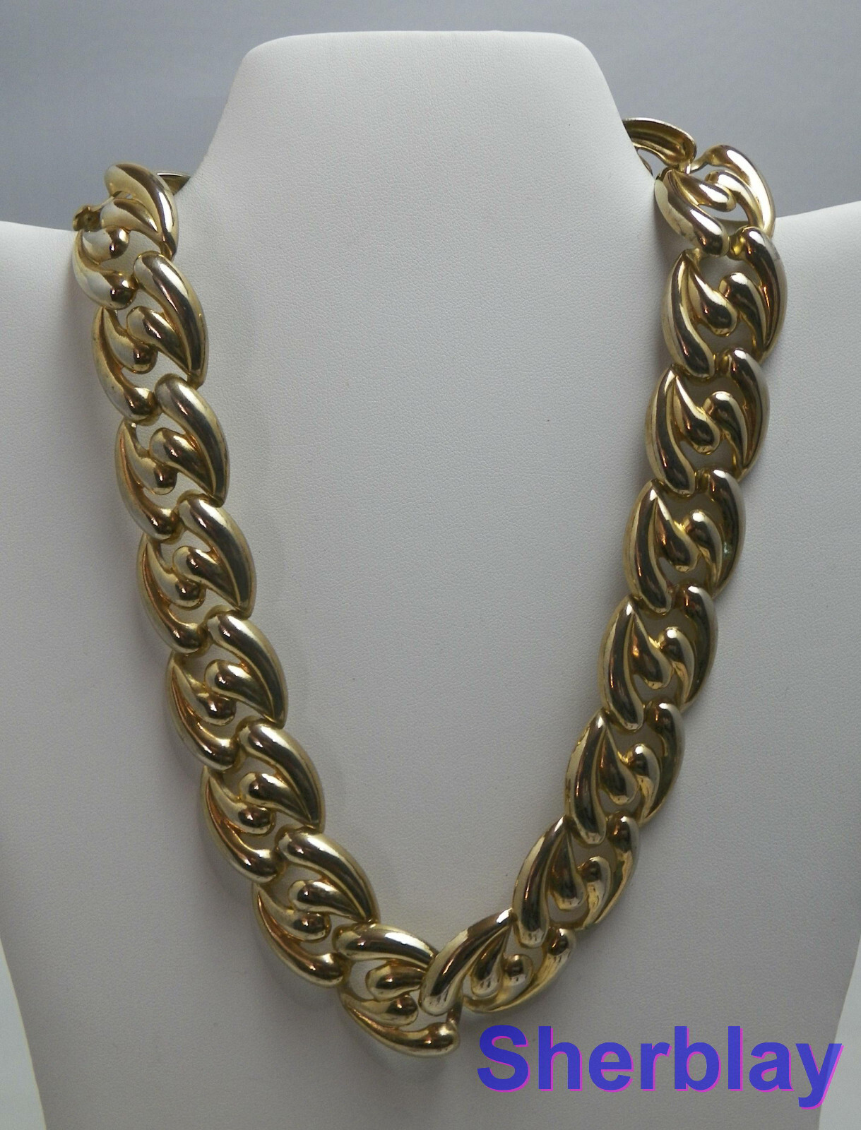 Costume Jewelry Choker Collar Gold Tone Lies Flat Push Button Closure 1980s 17″