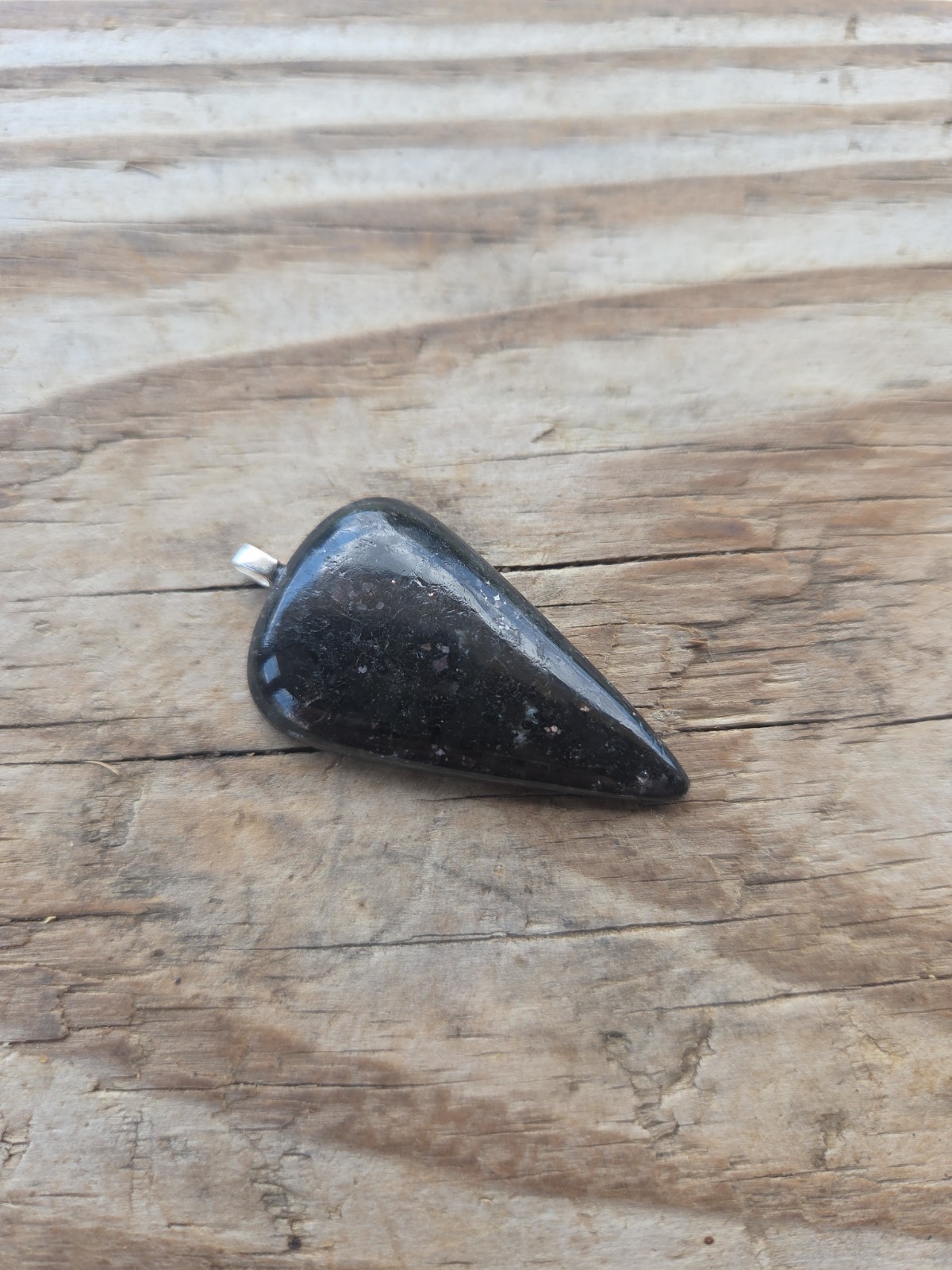 NUUMMITE Pendant P33