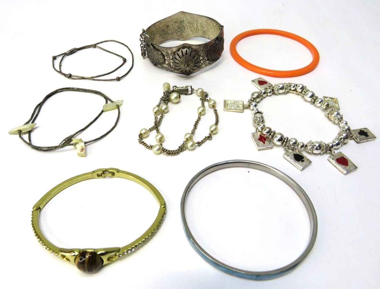 Vintage LOT of 8 Bracelets Assorted Sizes & Colors / Metal / Plastic silver gold