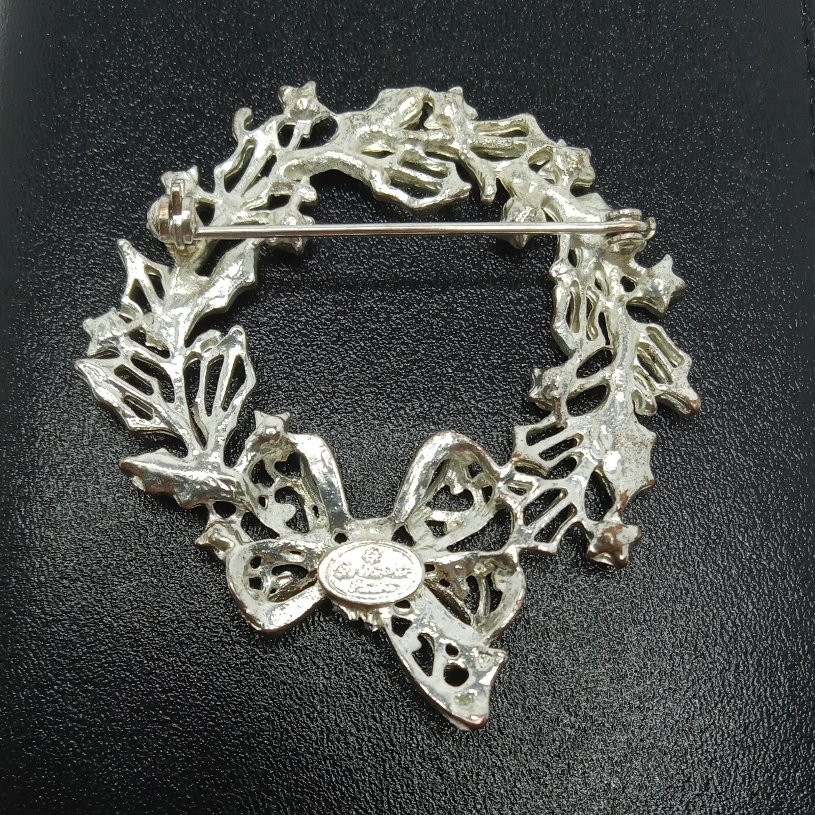 CRISTOPHER RADKO Christmas Wreath Clear Rhinestone Pin Brooch. 5324