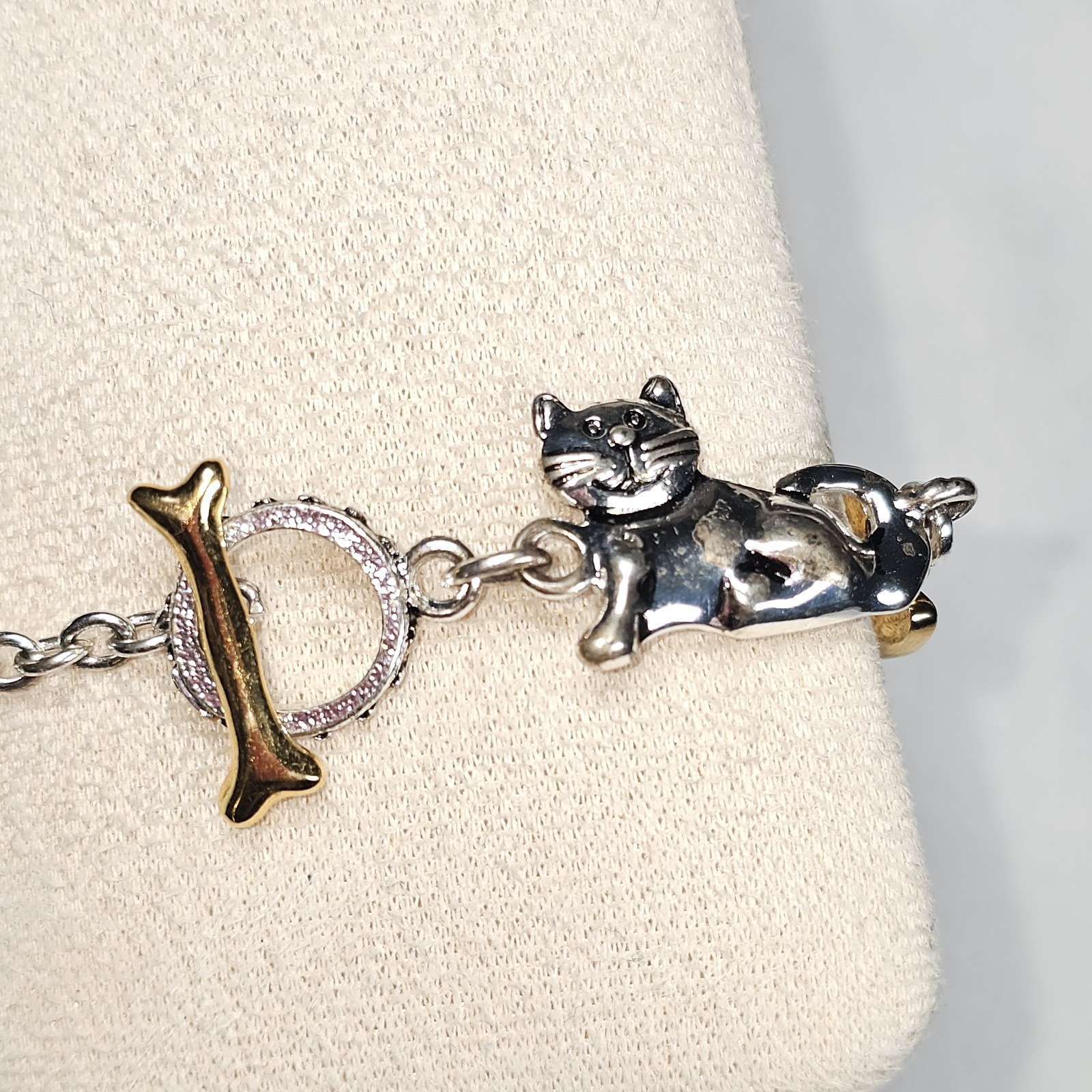 Premier Designs Silver Gold Two Tone Cat Dog Toggle Link Costume Bracelet 6.75″