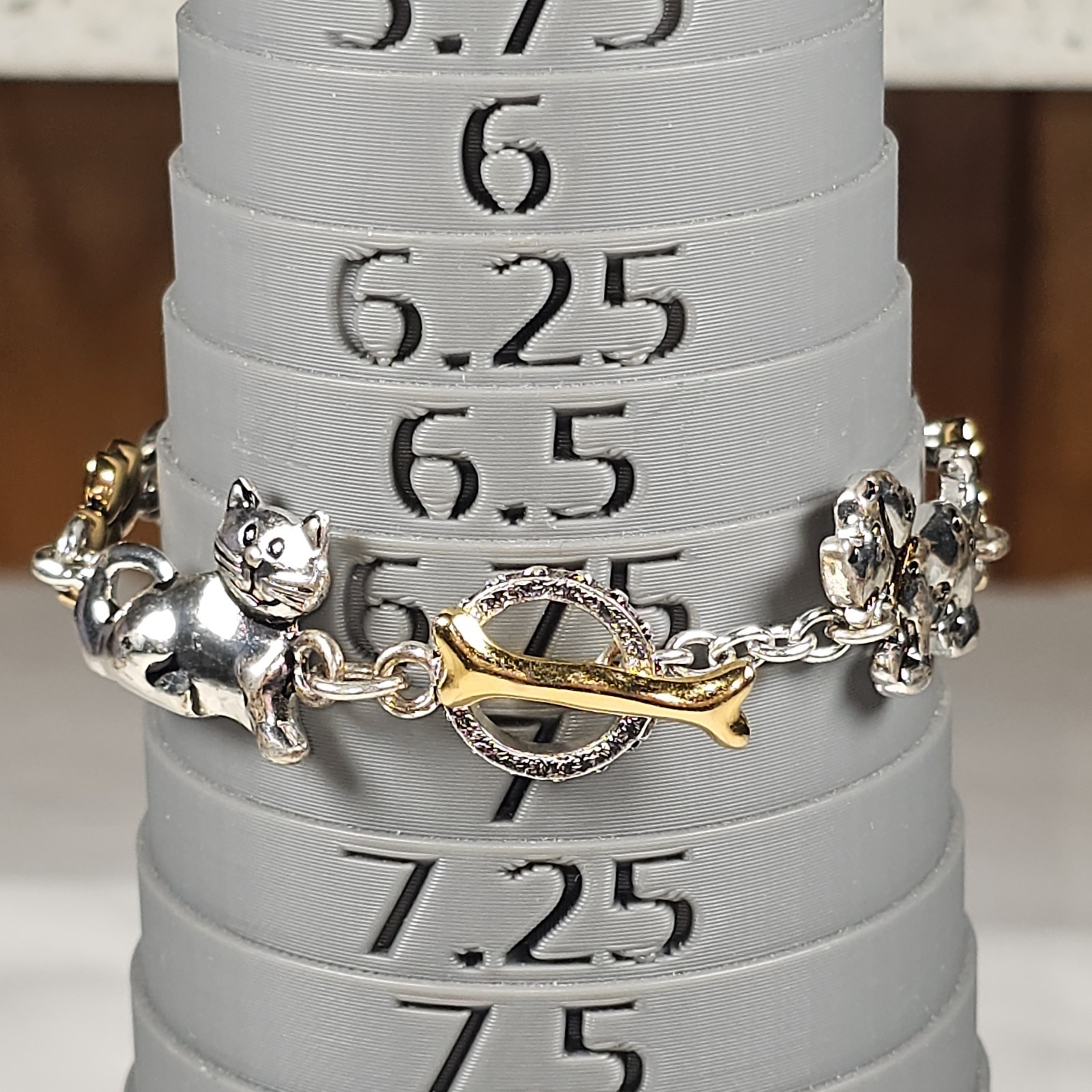 Premier Designs Silver Gold Two Tone Cat Dog Toggle Link Costume Bracelet 6.75″