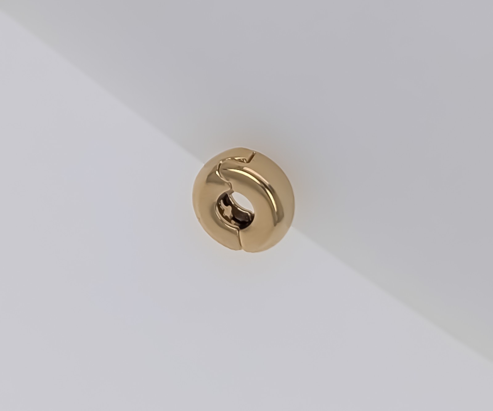 New 100% Authentic PANDORA 14k Gold Plated Shiny Round Clip Charm 763678C00