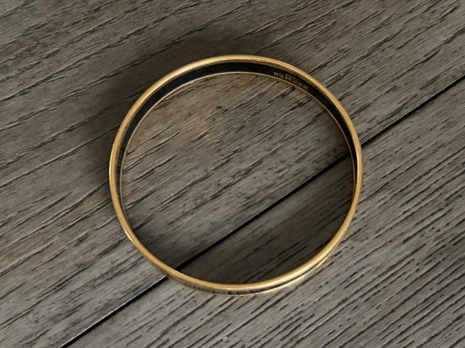 Authentic Hermès Caleche Black Enamel & Gold Plates Narrow Bangle Bracelet 8.25”