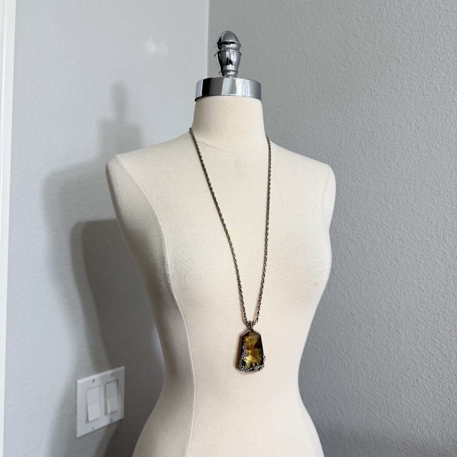 CHLOE ISABEL long chain pendant gold brown stone with silver toned necklace