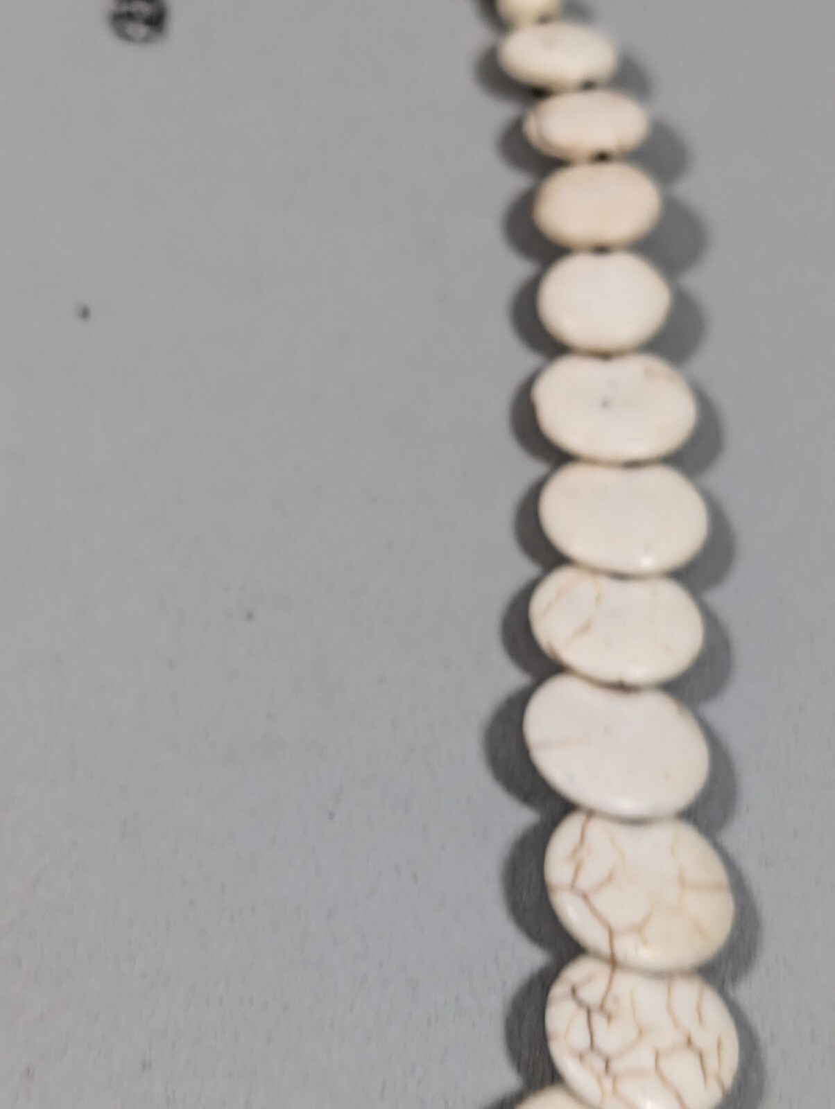 Beachy Coastal Western White Stone Disc Graduated Statement Neckalce