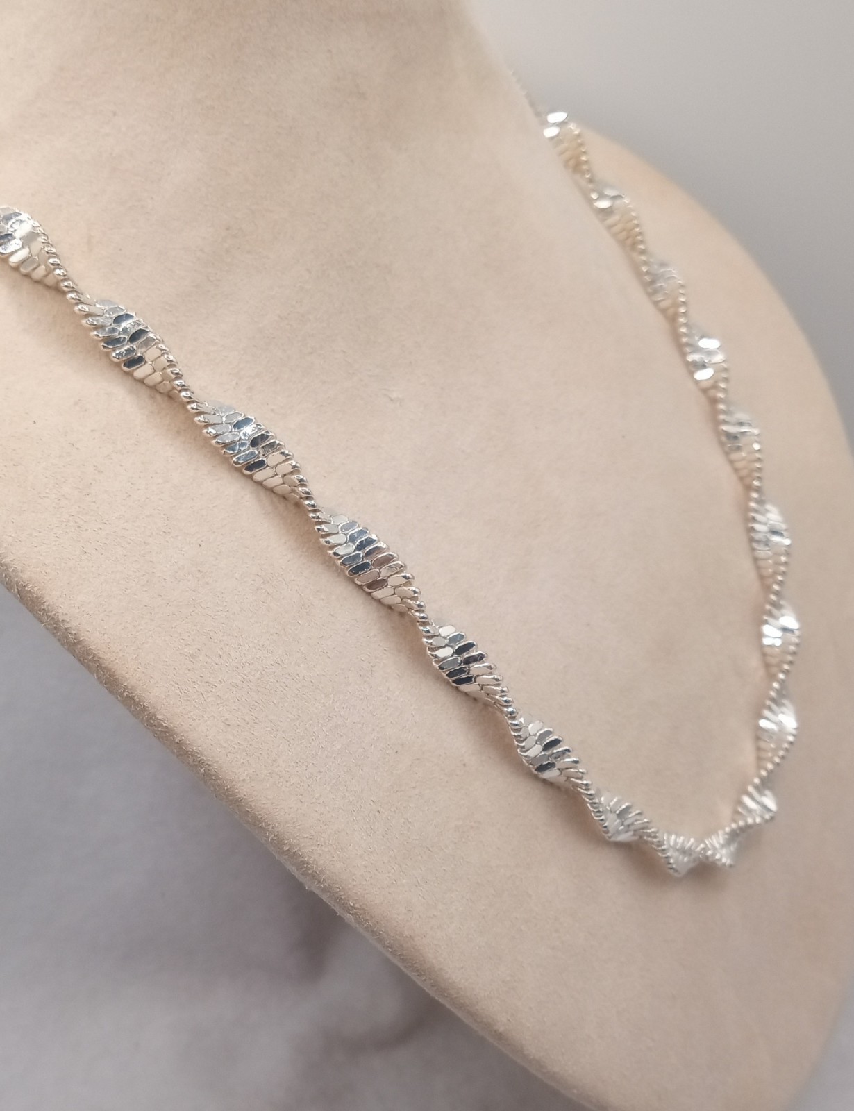 Silver Tone Twisted Herringbone Necklace Liz Claiborne Wedding 16″ Adjustable