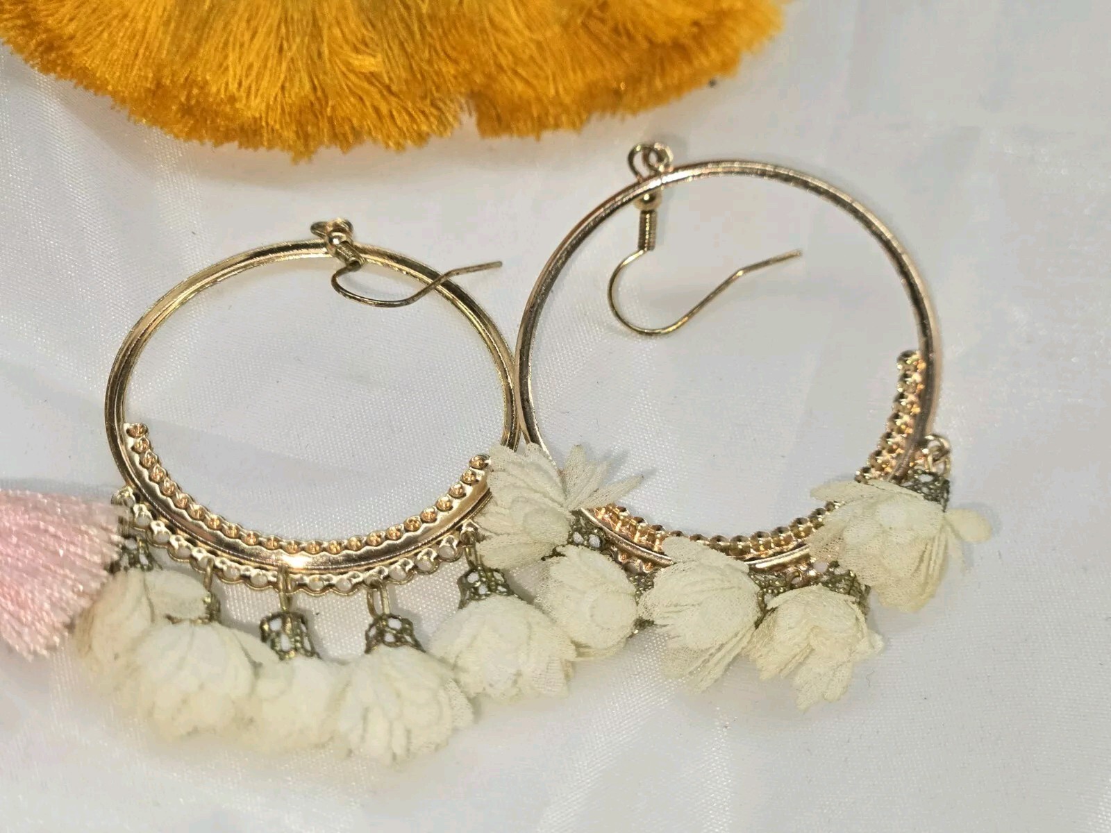 Lot Of Four Pairs Earrings Dangle Style Tassle Multicolor Pierce Multistyle