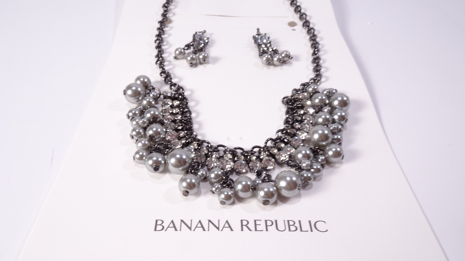 Banana Republic Women’s Silver Bauble Crystal Festive Necklace earrings NWT 90