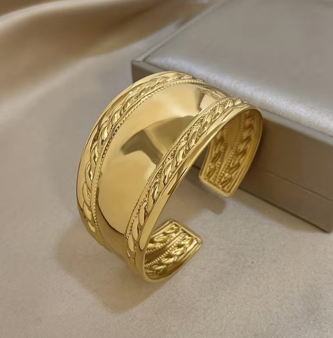 Luxury Elegant Twisted Wide Curved Stainless Steel Open Bracelet Bangle