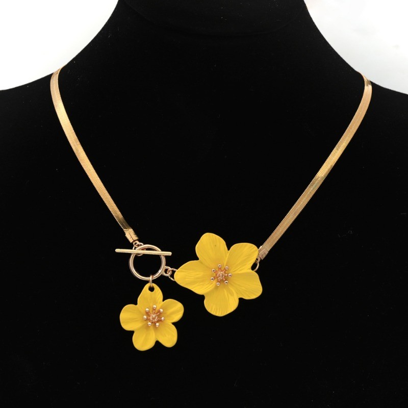3pcs Women’s Fashion Elegant Yellow Flower Pendant Necklace Earring Set Alloy