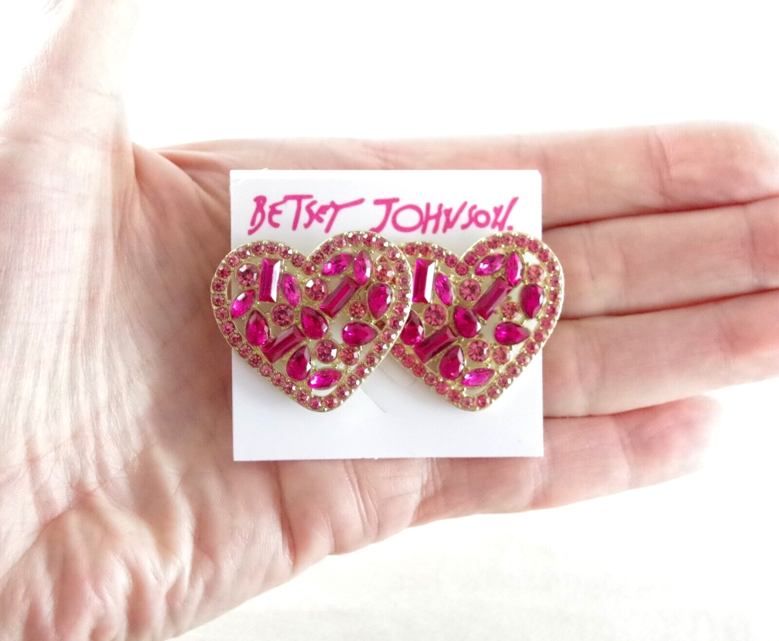 1.25″ BETSEY JOHNSON PRETTY-IN-PINKS CRYSTAL RHINESTONE VALENTINE HEART EARRINGS