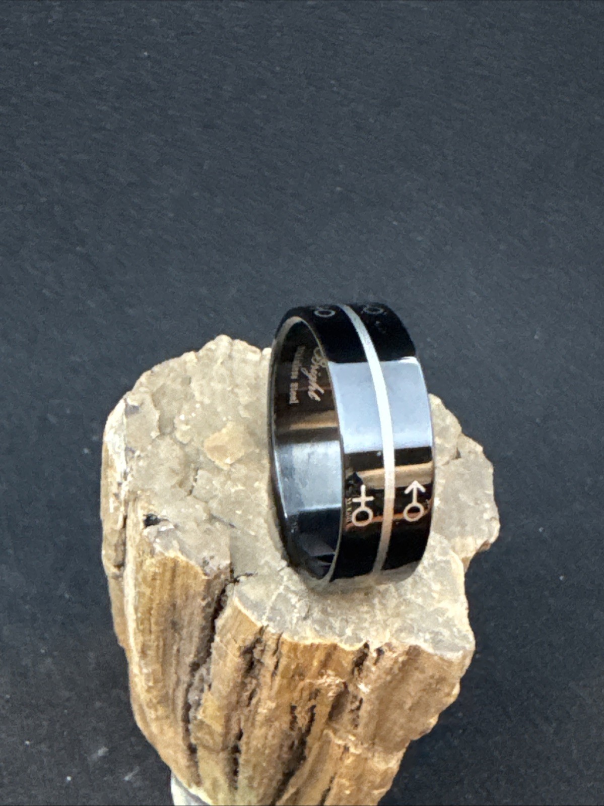 Male Female Symbol Ring 2 Tone Black Laser Cut Design