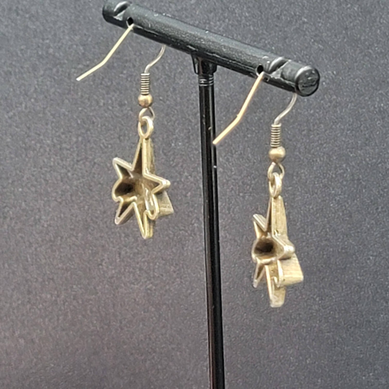New WINGED STARS Pierced Earrings Bronze tone Dangle 7/8″