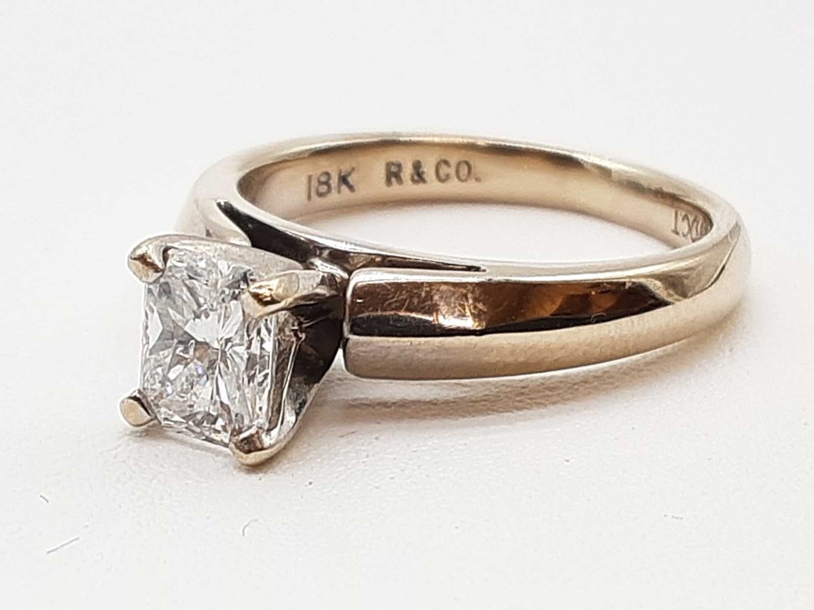 0.90 Carat Diamond 18k Two Tone Gold 5.4g Solitare Ring Size 6 Do0824llxzde
