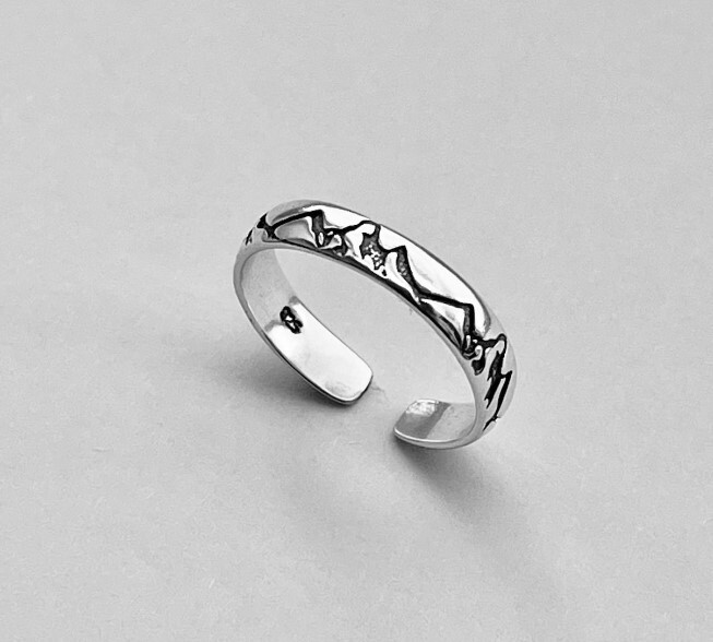 Solid Metal Women’s Mountain Adjustable Toe Ring 14k White Gold Plated Silver