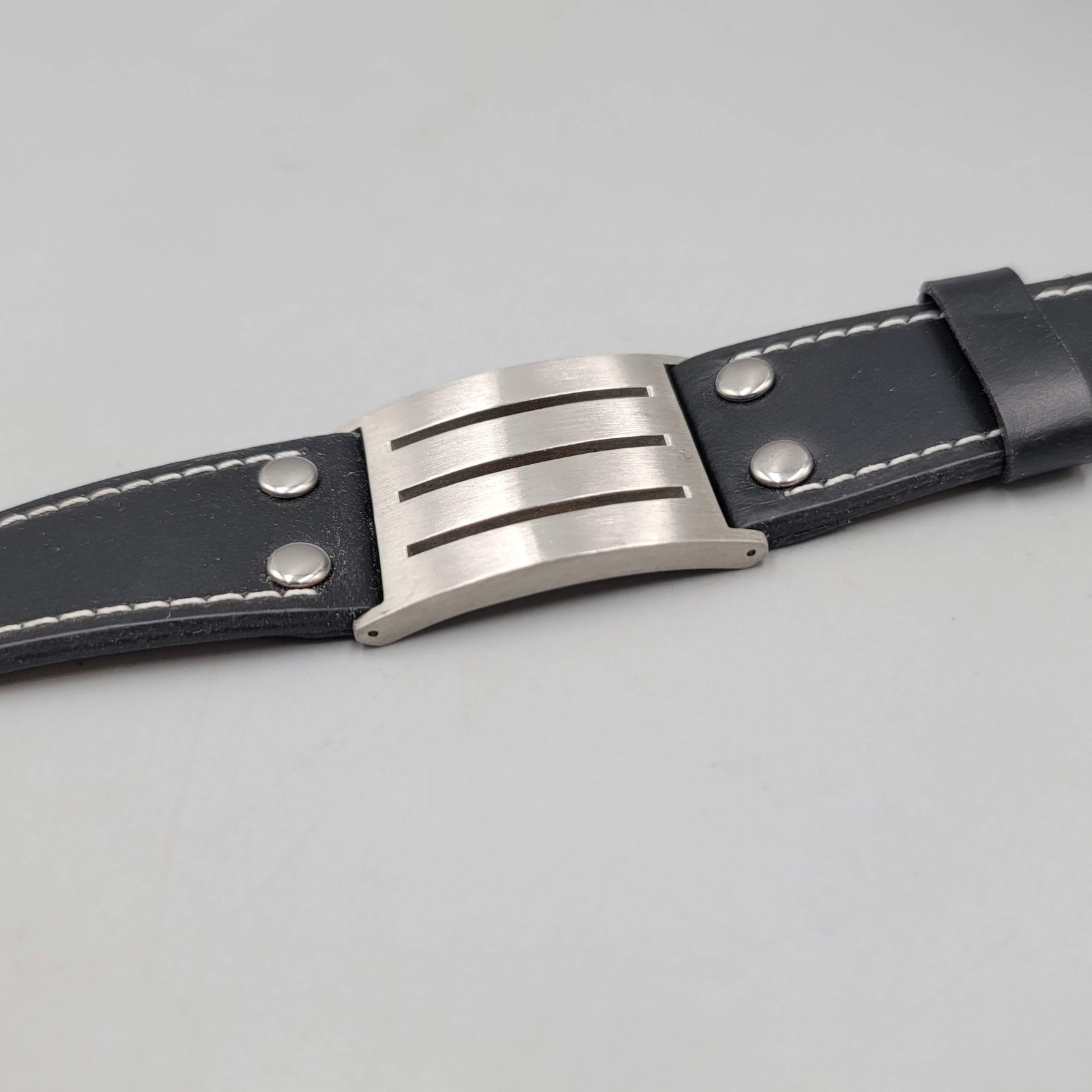 Mens Chisel Stainless Steel Black Leather Bracelet