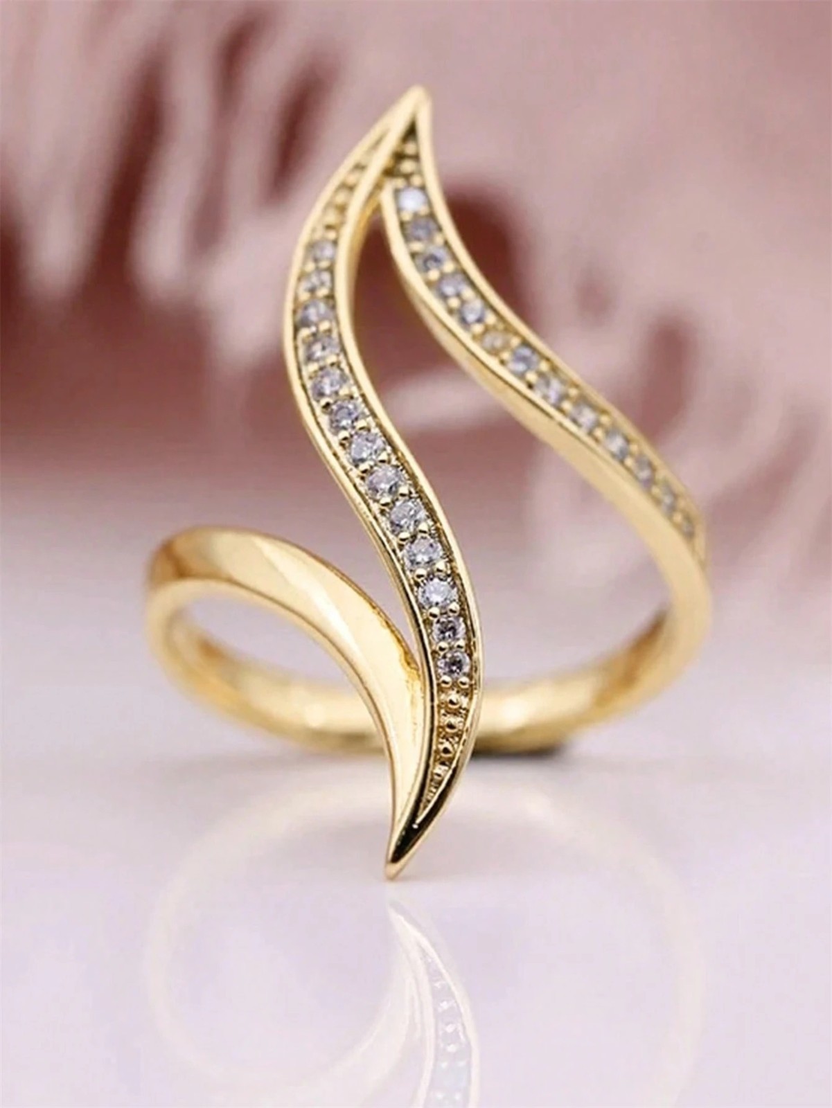 Elegant Cubic Zirconia Ring Curve Twist Women’s Party Engagement Ring Gift Her