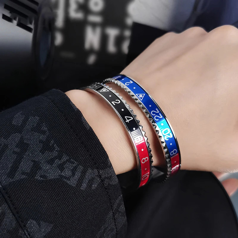Men and Women Stainless Steel Personality Bracelets Digital Speedometer Bracelet