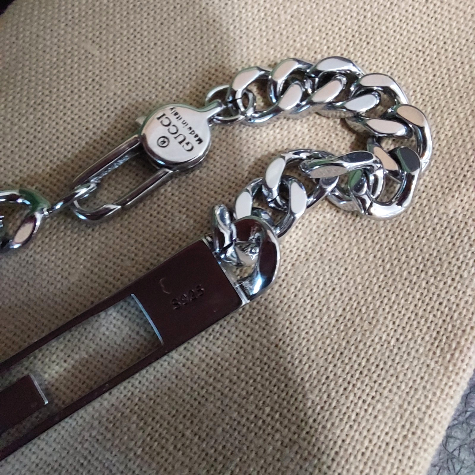 Gucci Silver Cutout G Chain Bracelet 7.5″