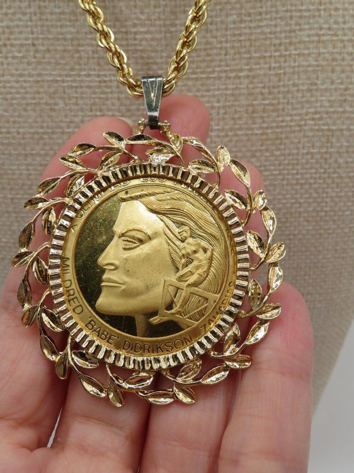 Babe Didrikson Zaharias Commemorative Medallion Pendant Gold Tone Necklace