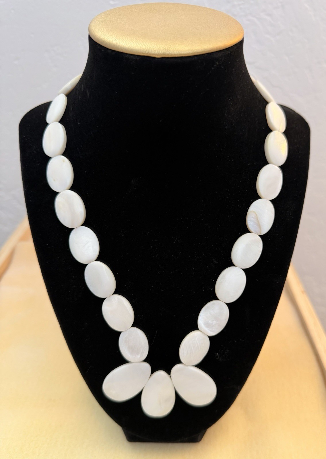 White Oval Mother OF Pearl Necklace with Clear crytal Beads, Lobster Clasp Chain