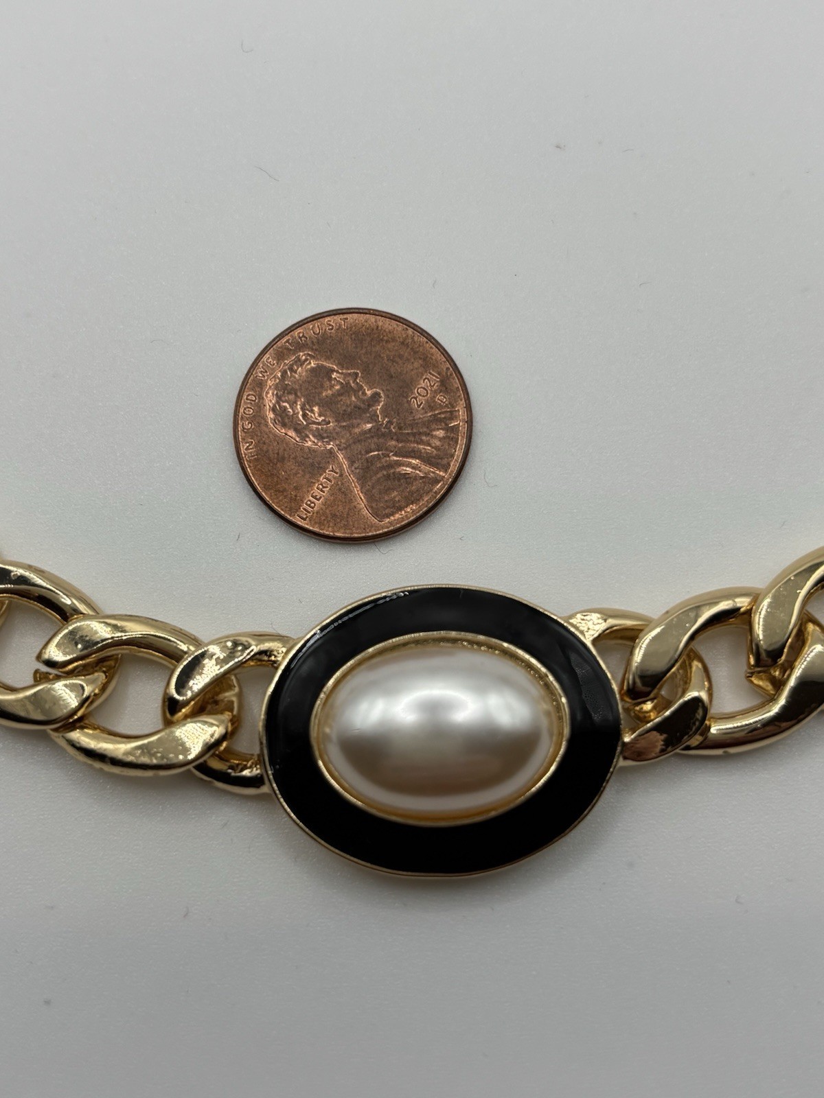 Dillard’s Gold Tone Curb Chain Oval Sim Pearl Necklace 16in Adj Lobster