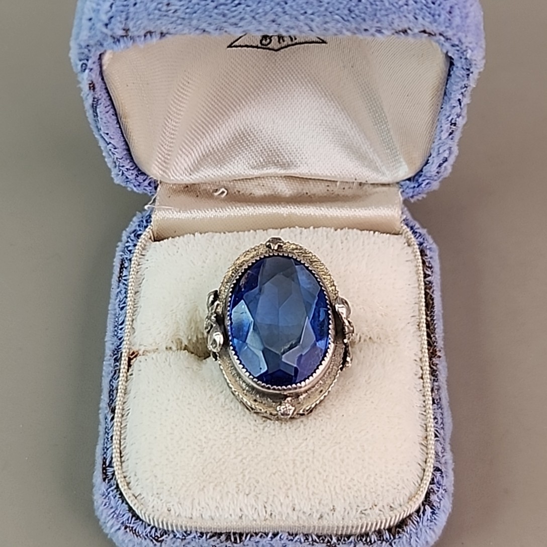 Vintage Art Deco Rhinestone Ring Blue Silver Tone Filigree Box Included 4.25
