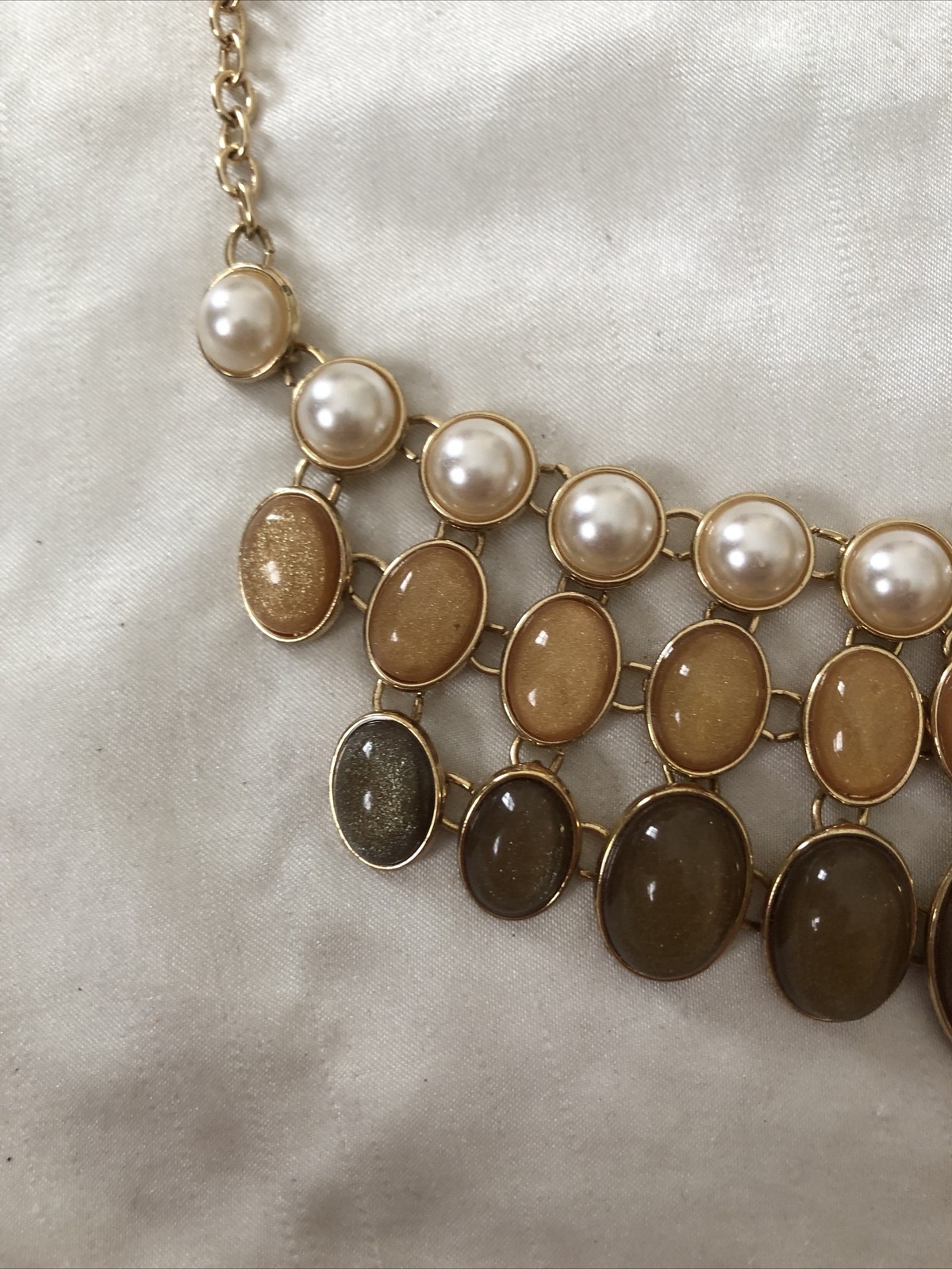 NY Statement Bib Necklace Gold Pearl Beige Brown Tan